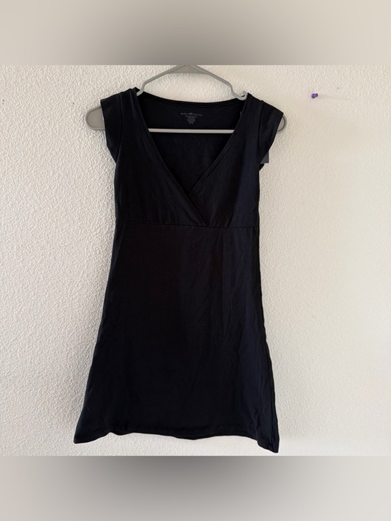 Brandy Melville Dresses & Skirts - Brandy Melville Black Amara Cap Sleeve V-Neck Dress
